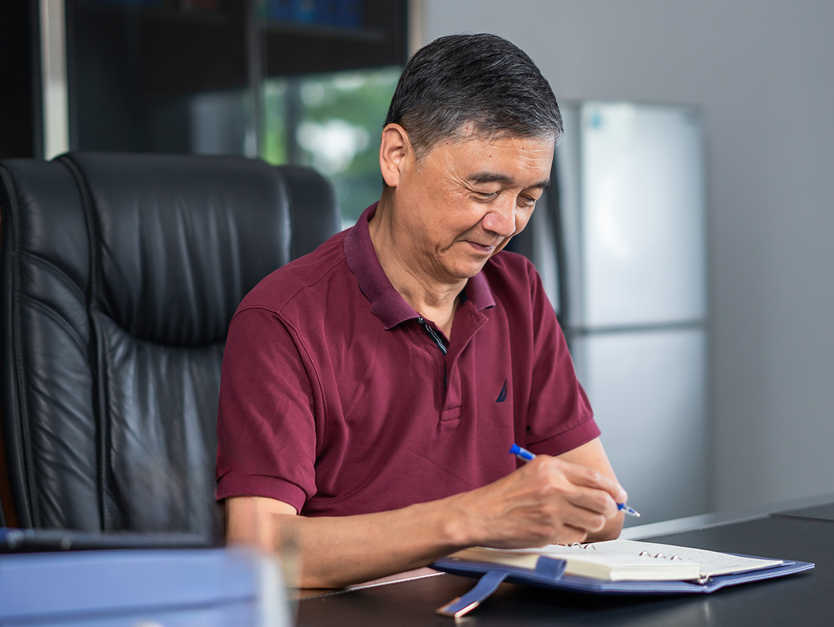 CEO Lin Hong Wei 2